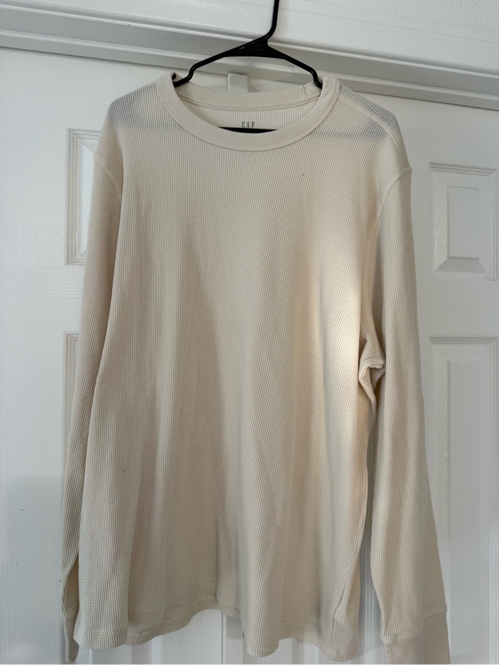 GAP Men's Long-Sleeve Waffle Thermal Tee in Cream